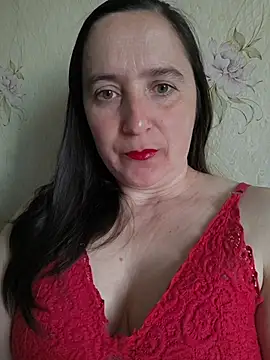 Snapshot of EvelinCutex chatting on April 2026 05:45:01 AM EvelinCutex online show from April 2026 05:45:01 AM