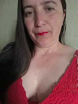 Snapshot of EvelinCutex chatting on May 2026 12:01:01 PM EvelinCutex online show from May 2026 12:01:01 PM