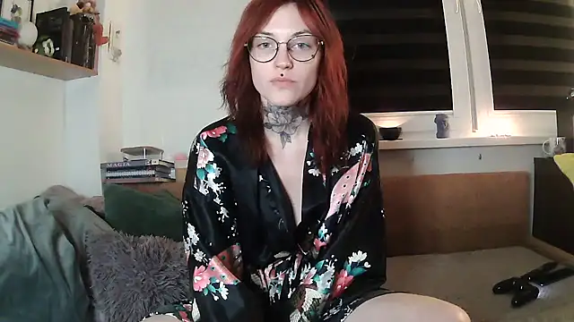 Snapshot of Zelesuida chatting on November 2025 07:27:02 PM Zelesuida online show from November 2025 07:27:02 PM