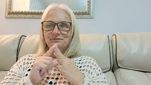 Velvet-Secrets online show from September 2025 09:38:02 PM