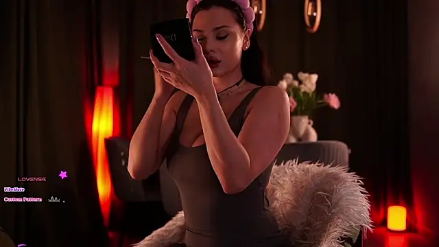 MaryHols online show from March 2026 05:07:02 PM