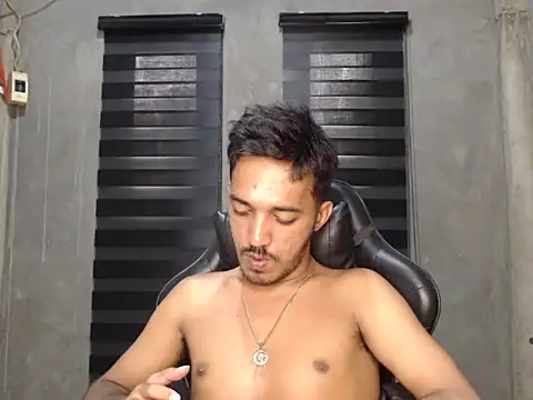 Snapshot of RowyCam chatting on September 2025 06:56:02 AM RowyCam online show from September 2025 06:56:02 AM