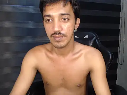 Snapshot of RowyCam chatting on November 2025 11:48:01 PM RowyCam online show from November 2025 11:48:01 PM