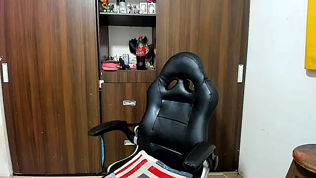 miss bigcockts online show from December 2025 10:00:01 AM