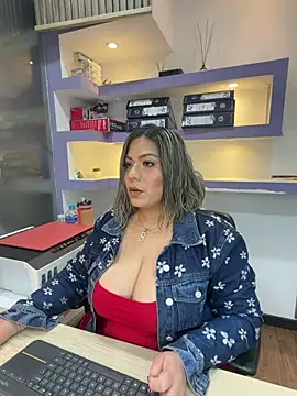 isabella horney  online show from May 2026 12:33:01 PM