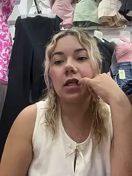 Snapshot of Fabii15 chatting on September 2025 12:33:02 AM Fabii15 online show from September 2025 12:33:02 AM