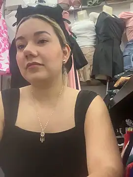 Snapshot of Fabii15 chatting on September 2025 11:06:02 PM Fabii15 online show from September 2025 11:06:02 PM