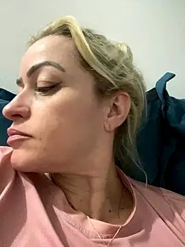 Snapshot of Alerquinasc chatting on October 2025 03:45:01 AM Alerquinasc online show from October 2025 03:45:01 AM