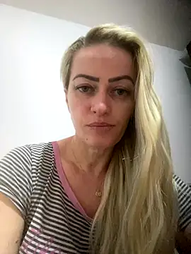 Snapshot of Alerquinasc chatting on October 2025 04:02:01 AM Alerquinasc online show from October 2025 04:02:01 AM