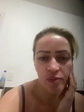 Snapshot of Alerquinasc chatting on November 2025 07:32:01 AM Alerquinasc online show from November 2025 07:32:01 AM