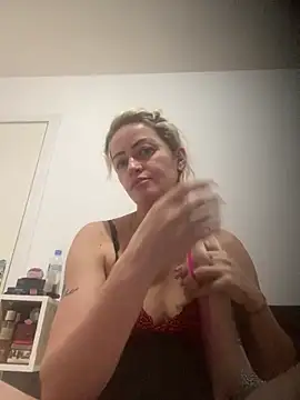 Snapshot of Alerquinasc chatting on December 2025 11:43:01 PM Alerquinasc online show from December 2025 11:43:01 PM