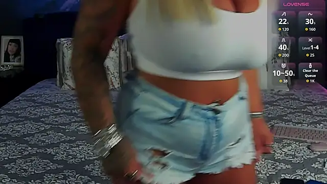 Sierra Quinn online show from June 2026 07:55:02 PM