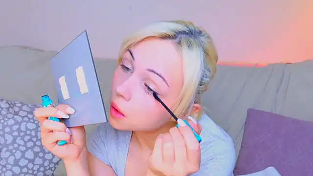 Charlotte Colinss online show from May 2026 05:24:01 AM