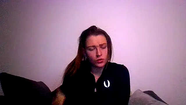 Snapshot of RUBY-ROSE-SWINGS chatting on October 2025 06:32:02 AM RUBY-ROSE-SWINGS online show from October 2025 06:32:02 AM