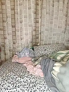 WaiterZim online show from November 2025 10:59:02 PM