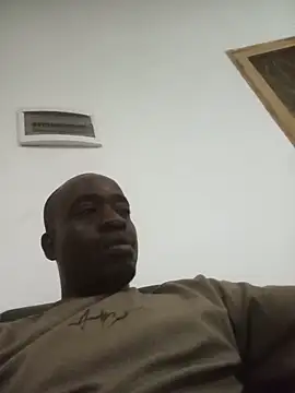 WaiterZim online show from May 2026 07:09:01 PM