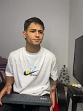 Alex mojica online show from February 2026 06:19:02 AM