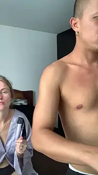 Snapshot of andyzuzka chatting on December 2025 02:58:02 PM andyzuzka online show from December 2025 02:58:02 PM