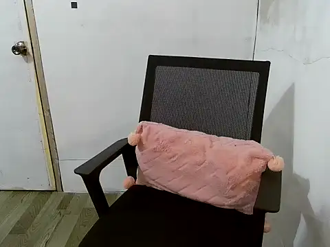 Snapshot of Jelloshane chatting on February 2026 01:56:02 PM Jelloshane online show from February 2026 01:56:02 PM