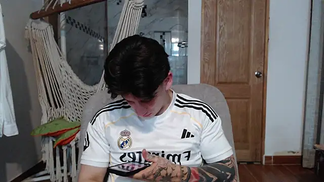 Snapshot of AteneoJr chatting on October 2025 04:51:02 AM AteneoJr online show from October 2025 04:51:02 AM