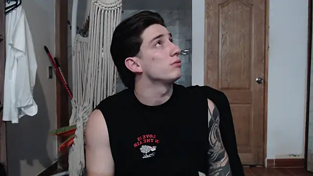 Snapshot of AteneoJr chatting on November 2025 03:40:02 AM AteneoJr online show from November 2025 03:40:02 AM