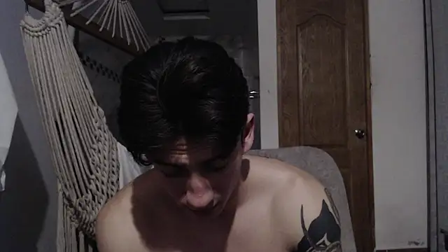 Snapshot of AteneoJr chatting on December 2025 04:19:01 AM AteneoJr online show from December 2025 04:19:01 AM