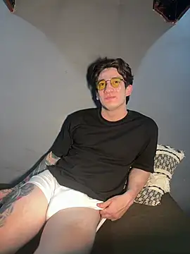 Snapshot of AteneoJr chatting on March 2026 01:00:02 AM AteneoJr online show from March 2026 01:00:02 AM