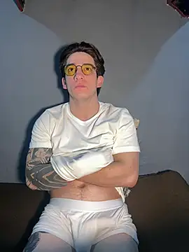 Snapshot of AteneoJr chatting on March 2026 02:11:02 AM AteneoJr online show from March 2026 02:11:02 AM