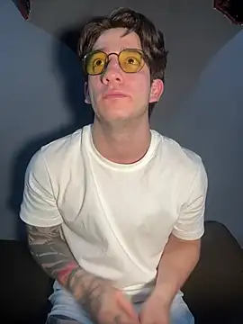 Snapshot of AteneoJr chatting on April 2026 12:41:02 AM AteneoJr online show from April 2026 12:41:02 AM