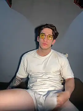 Snapshot of AteneoJr chatting on April 2026 01:25:01 AM AteneoJr online show from April 2026 01:25:01 AM