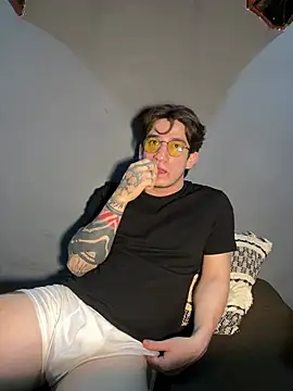 Snapshot of AteneoJr chatting on April 2026 01:15:01 AM AteneoJr online show from April 2026 01:15:01 AM