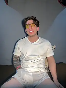 Snapshot of AteneoJr chatting on April 2026 12:11:02 AM AteneoJr online show from April 2026 12:11:02 AM