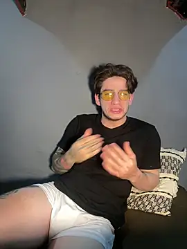 Snapshot of AteneoJr chatting on April 2026 12:10:01 AM AteneoJr online show from April 2026 12:10:01 AM