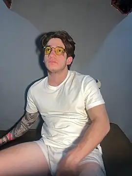 Snapshot of AteneoJr chatting on April 2026 12:27:01 AM AteneoJr online show from April 2026 12:27:01 AM