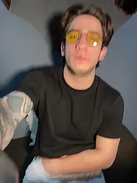 Snapshot of AteneoJr chatting on April 2026 12:37:02 AM AteneoJr online show from April 2026 12:37:02 AM