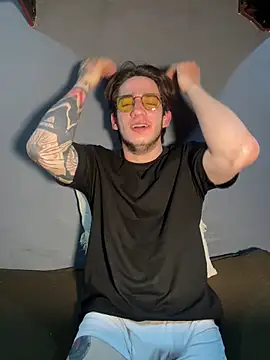 Snapshot of AteneoJr chatting on April 2026 12:17:01 AM AteneoJr online show from April 2026 12:17:01 AM