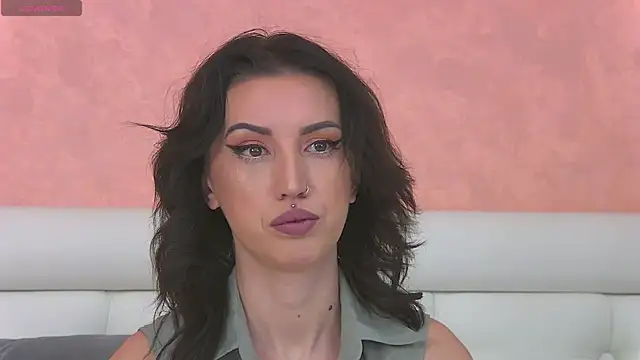 EnyaHazell online show from November 2025 06:51:01 PM