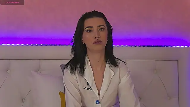 EnyaHazell online show from November 2025 06:37:02 PM