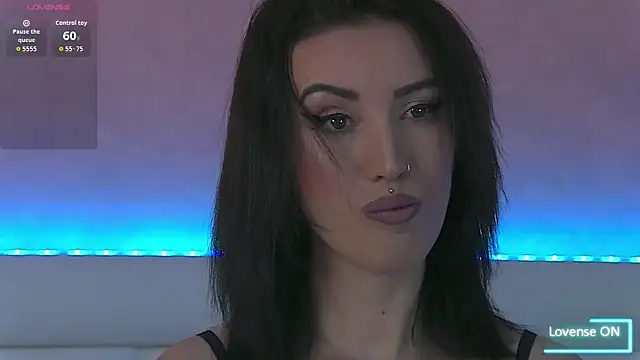 EnyaHazell online show from November 2025 07:25:01 PM