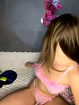 MiraSnis online show from October 2025 07:25:02 PM