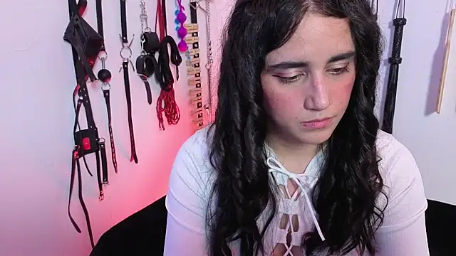 elowen halley1 online show from April 2026 07:33:02 PM