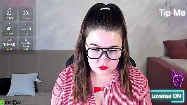 Snapshot of Tara_Torres chatting on September 2025 02:19:01 PM Tara Torres online show from September 2025 02:19:01 PM