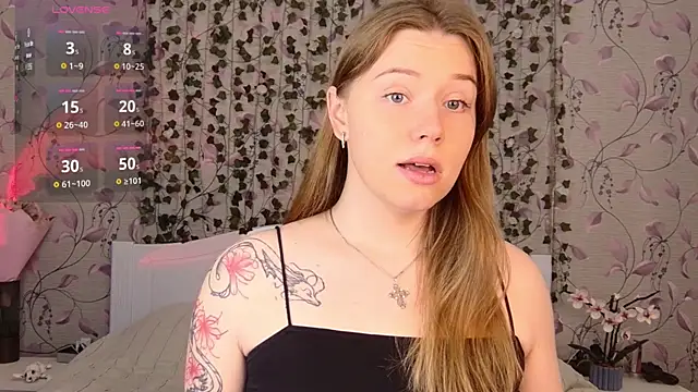 Snapshot of _influensii_ chatting on October 2025 04:41:02 AM influensii online show from October 2025 04:41:02 AM