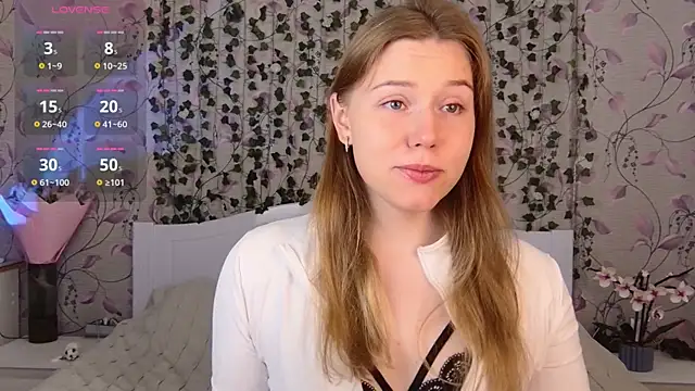 Snapshot of _influensii_ chatting on October 2025 04:42:01 AM influensii online show from October 2025 04:42:01 AM