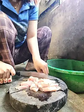 Snapshot of Dolly282 chatting on January 2026 12:47:01 AM Dolly282 online show from January 2026 12:47:01 AM