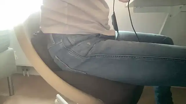 Snapshot of peterpapiNL chatting on November 2025 02:28:01 PM peterpapiNL online show from November 2025 02:28:01 PM