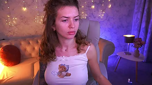 Snapshot of CurlyCandyXX chatting on February 2026 08:35:02 AM CurlyCandyXX online show from February 2026 08:35:02 AM