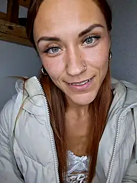 SlimBellaa online show from September 2025 09:31:02 PM