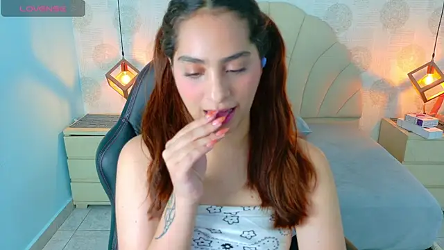 AIXATRISTA1 online show from November 2025 07:37:02 PM