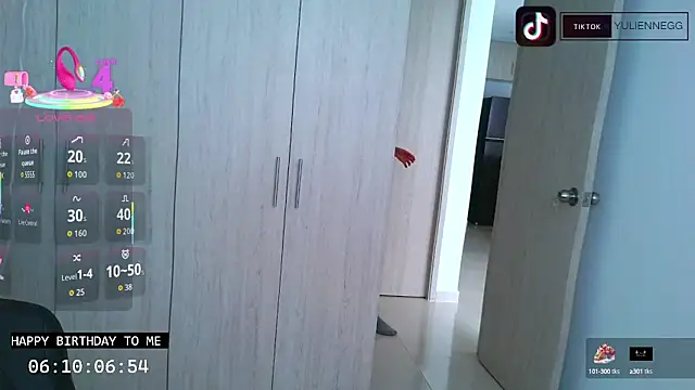 Yulienneg online show from September 2025 06:53:02 PM